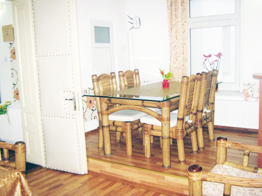 Casa Piata Sfatului Apartment บราชอฟ ภายนอก รูปภาพ