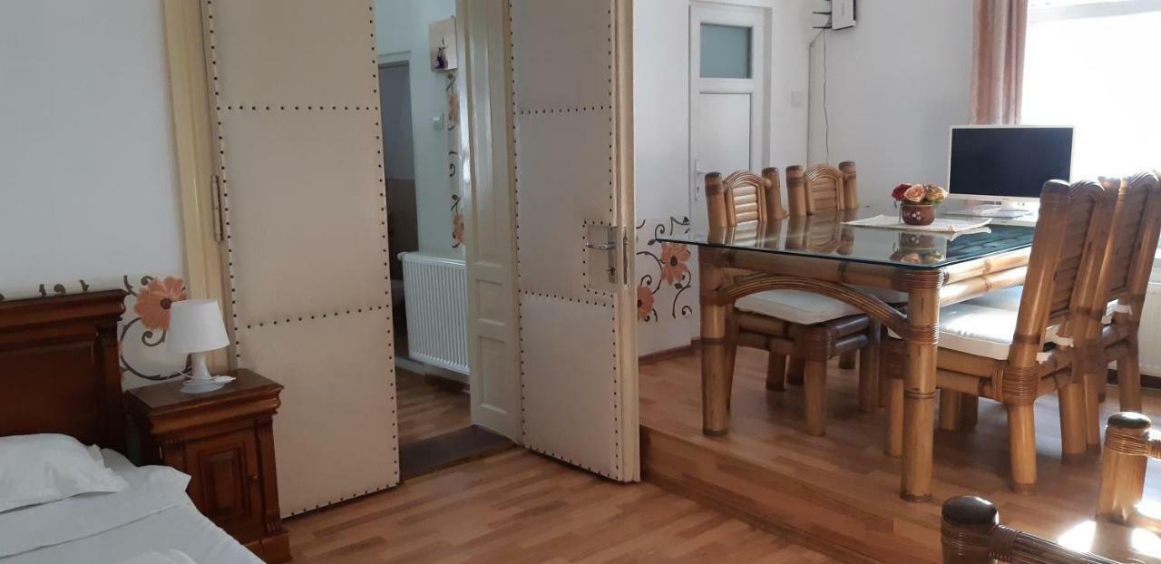 Casa Piata Sfatului Apartment บราชอฟ ภายนอก รูปภาพ